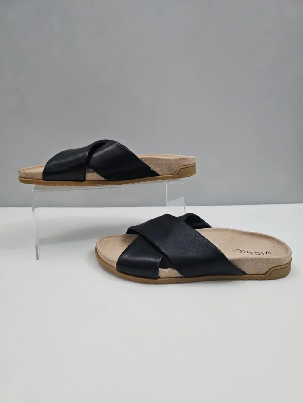 Vionic Black Cross‑Strap Comfort Slide